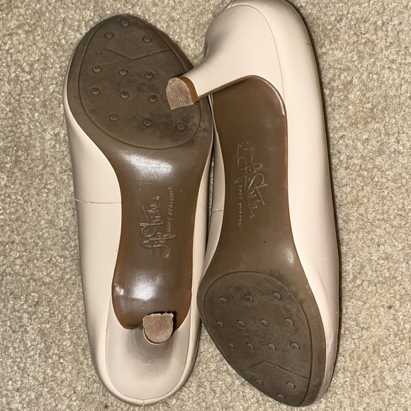 Heels - Picture 4 of 5